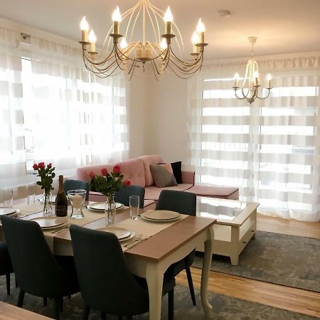 White Vintage Park View Apartment Vienne Extérieur photo