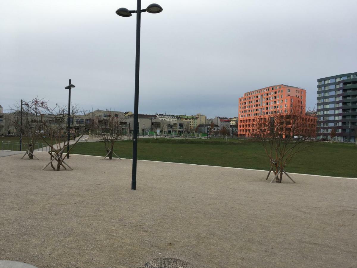 White Vintage Park View Apartment Vienne Extérieur photo