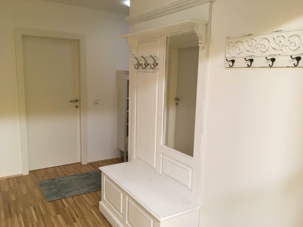 White Vintage Park View Apartment Vienne Extérieur photo