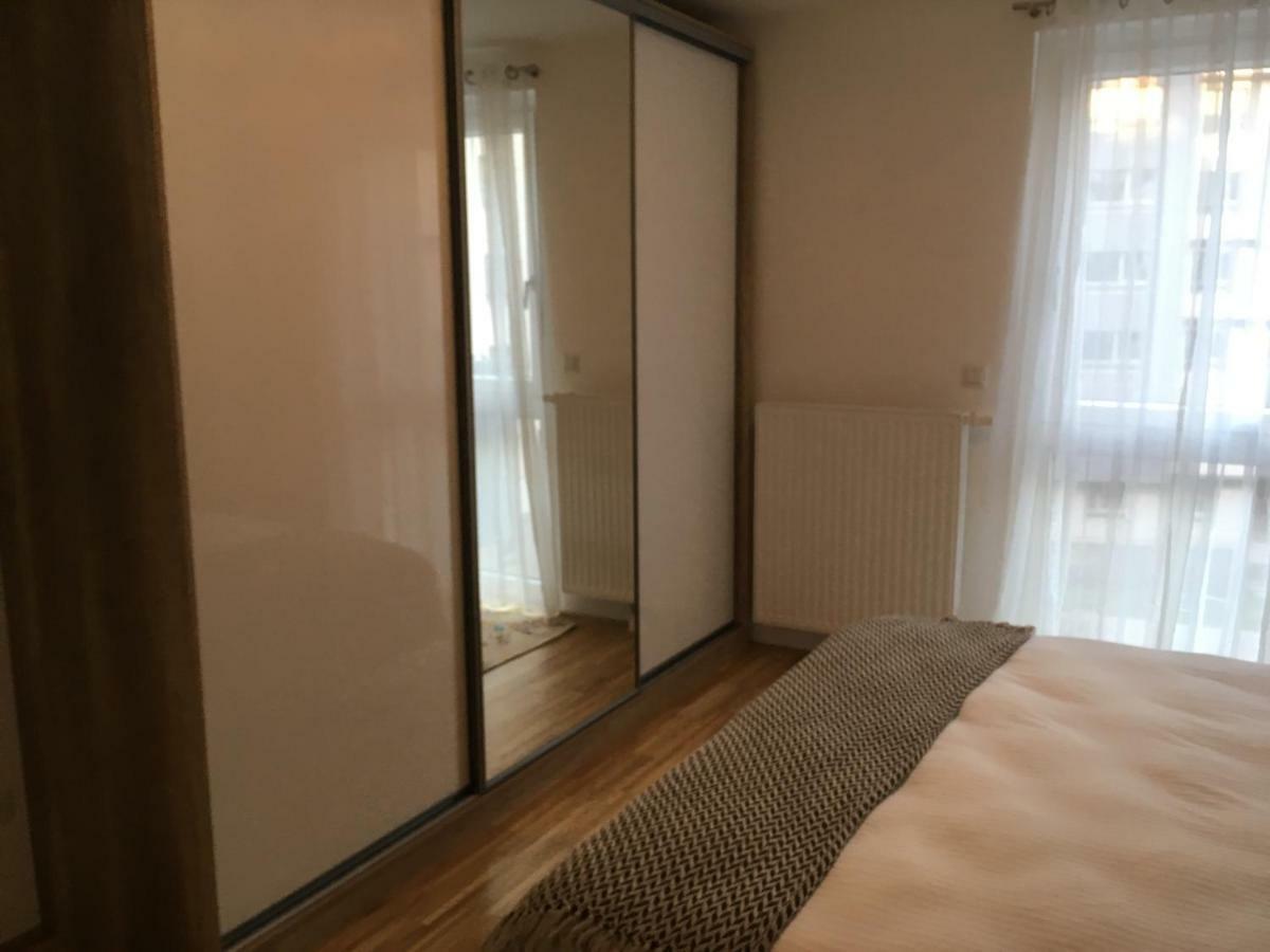 White Vintage Park View Apartment Vienne Extérieur photo