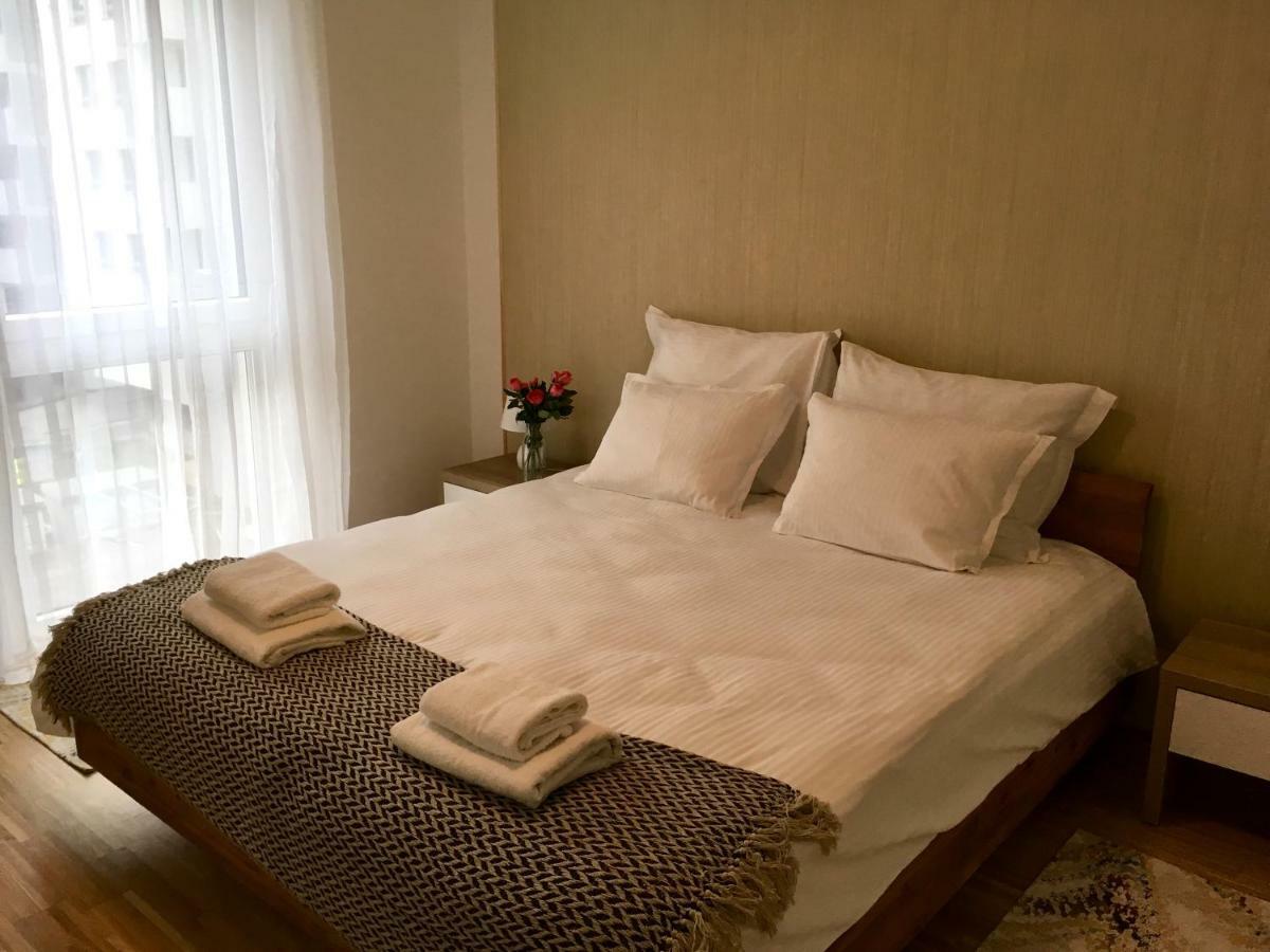 White Vintage Park View Apartment Vienne Extérieur photo